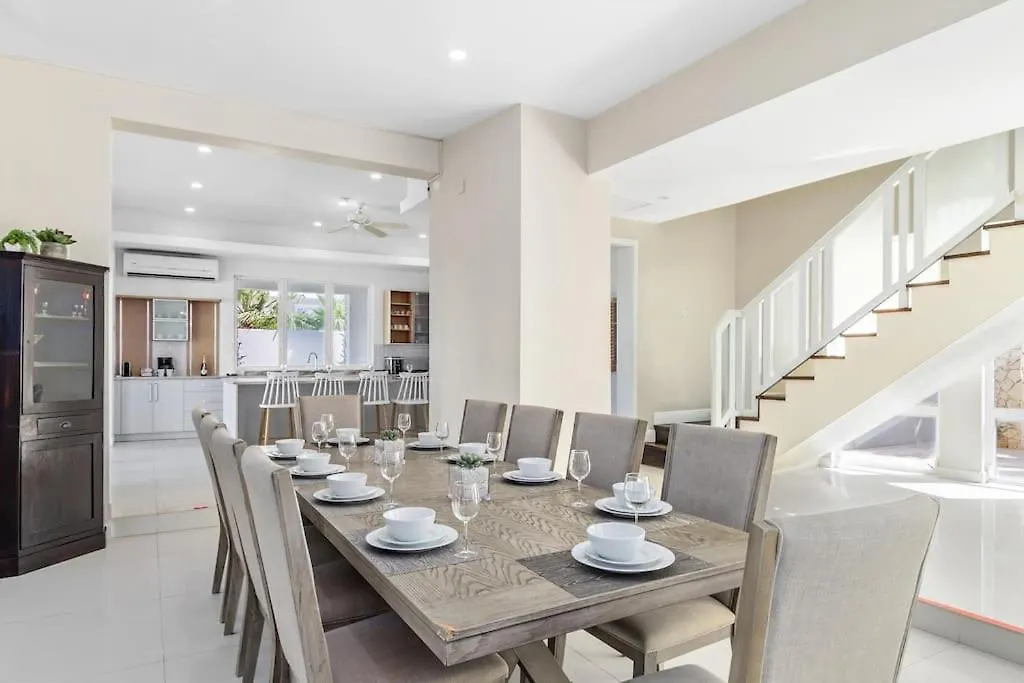 Blue Door Beach House By Bocobay Palm Beach