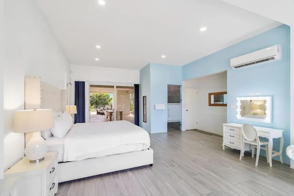 Blue Door Beach House By Bocobay Palm Beach Villa
