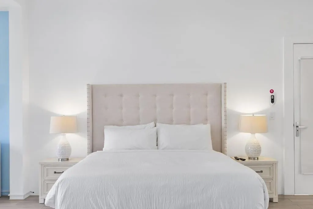 Blue Door Beach House By Bocobay Palm Beach Villa